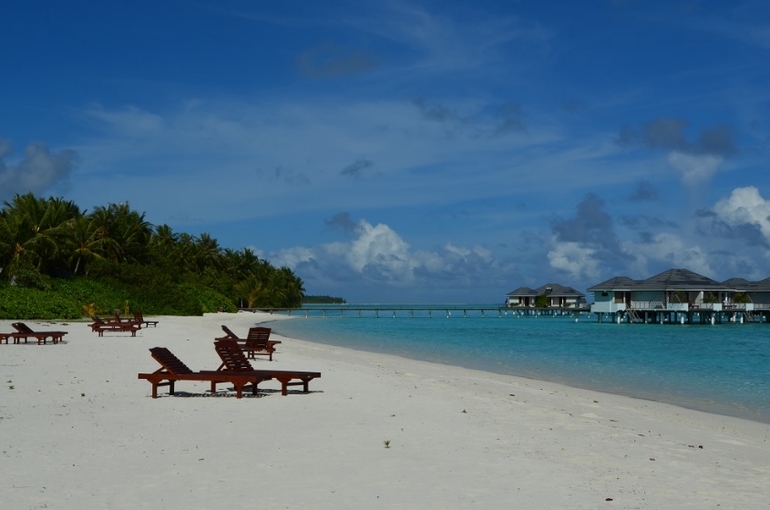 Хороший отель, очаровательное море и скучное питание!