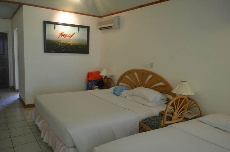 Хороший отель, очаровательное море и скучное питание!