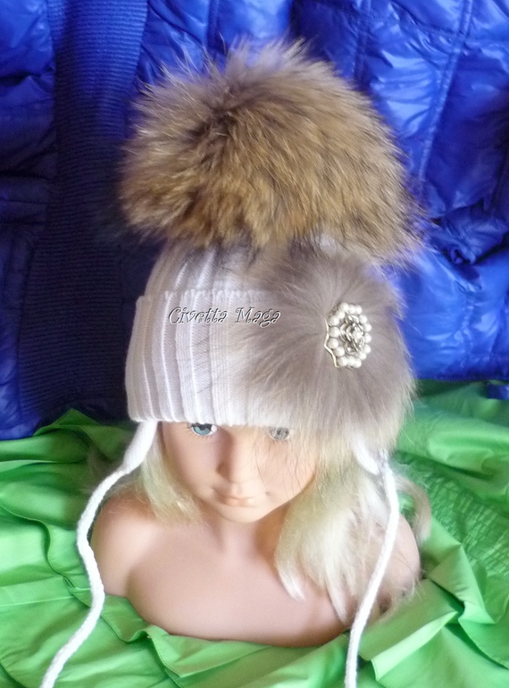 Шапочки с мех помпонами, детские, взрослые, итальянский меринос, сваровски на заказ