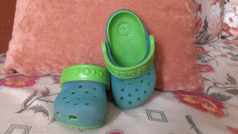 crocs размер 4/5.Цена 500 руб.