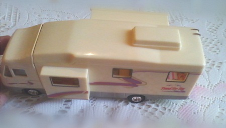 Дом на колесах для маленьких человечков