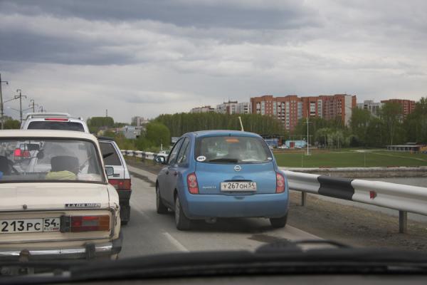 Много ли тех, кто объезжает пробки по обочинам?