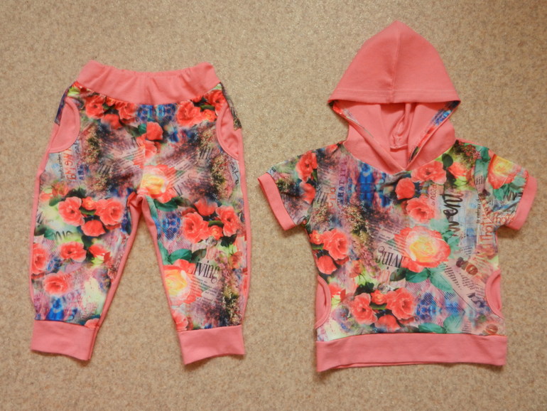 Спортивный костюм из футера.