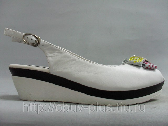 Босоножки masimaluo, р. 39, стелька 24,5см., 900р.