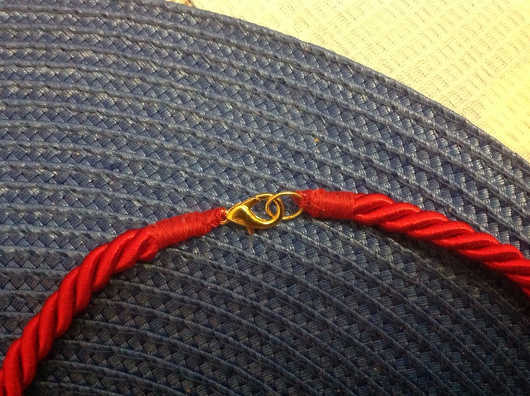 Колье из шнуров