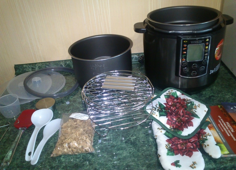 Vitesse VS-3020. Мультиварка-скороварка-коптильня.