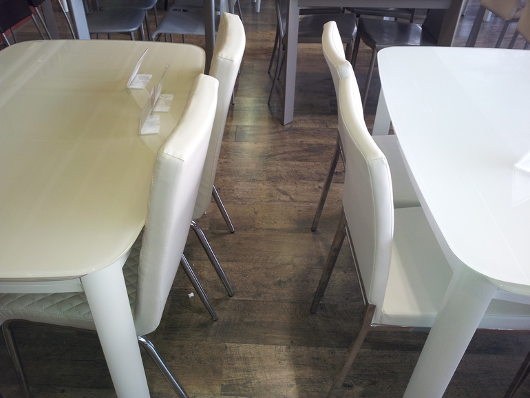 Цвет кухонного стола.