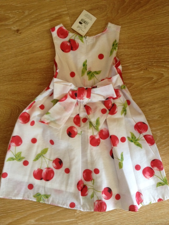 Нарядные платья из Испании новые, размер 2Т по 800 руб.