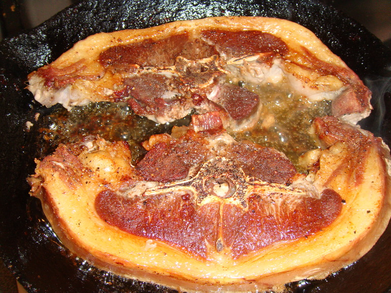 Мясо и соусы