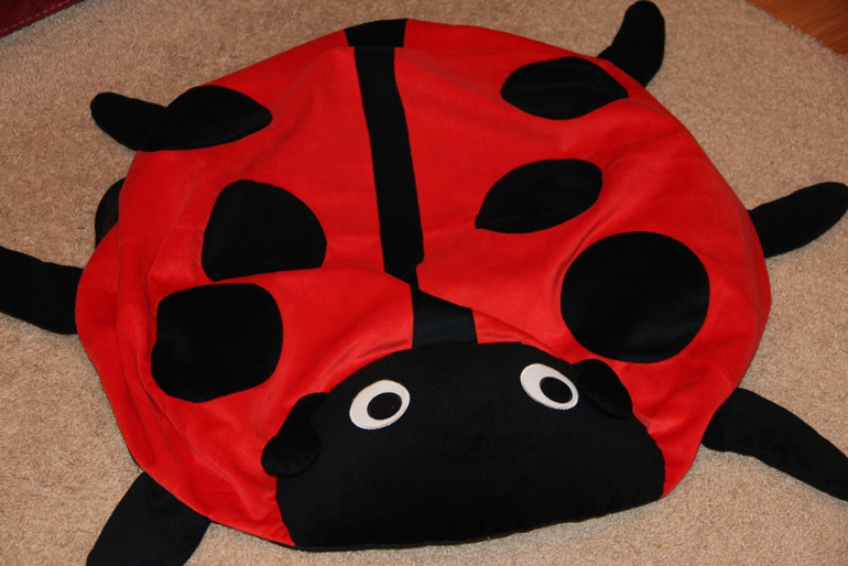 Игрушка Божья коровка.