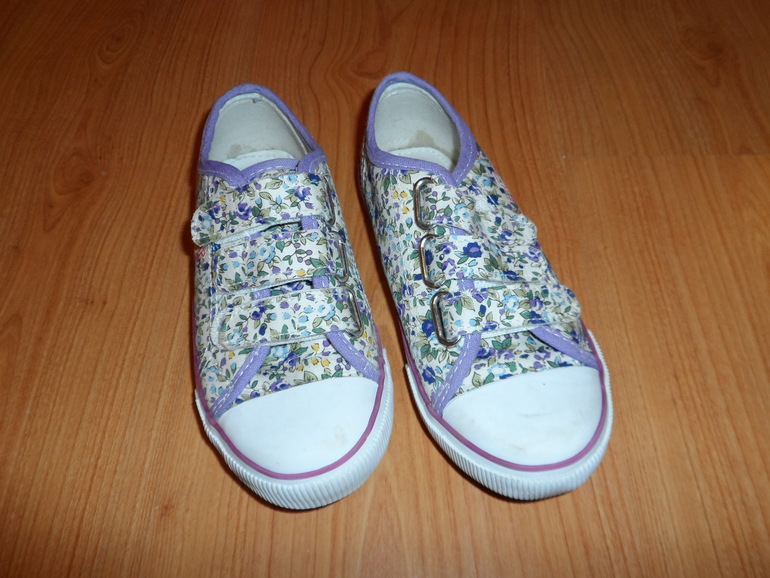 Продам кеды на девочку размер 31