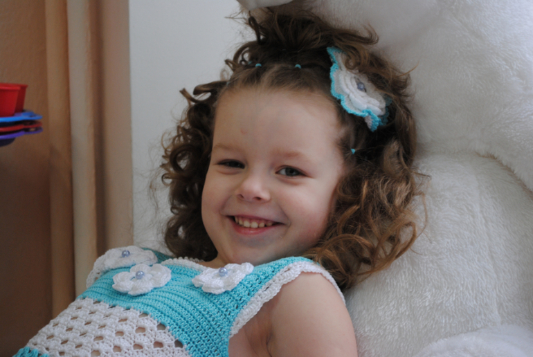 Связала дочке на 8 марта