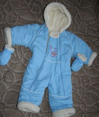 Теплые комбинезоны для прогулок.