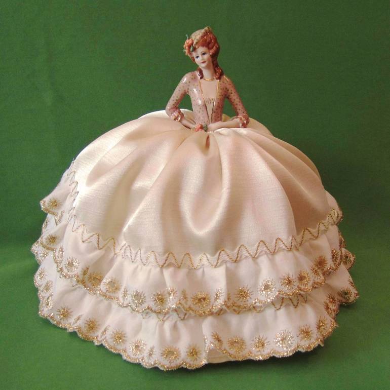 Статуэтка - кукла - игольница, фарфор, Австралия. Новая!