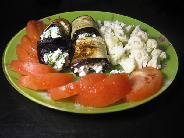 2н. 1д. обед: творог, овощи в любом количестве.Рулетики из баклажанов с творогом.