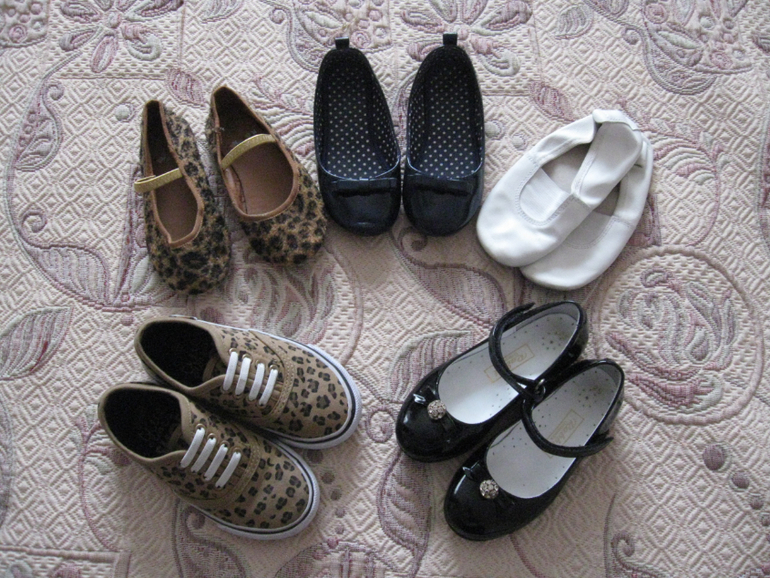 Туфли, сандали, кеды, чешки на девочку р. 25-27