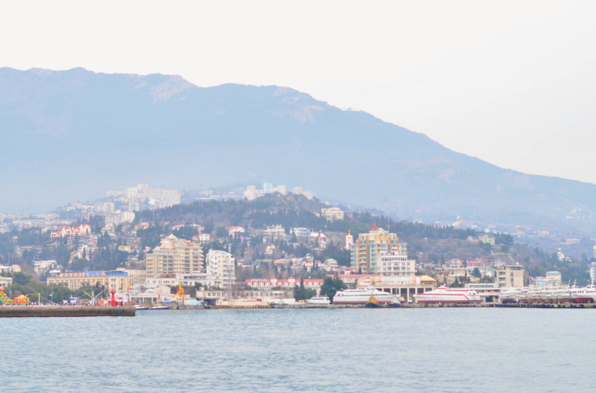 Ялта,набережная,февраль)