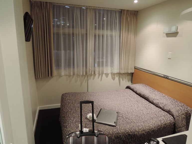 Он прилетел в НЗ)