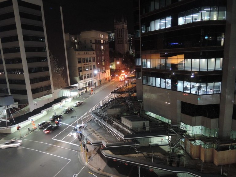 Он прилетел в НЗ)