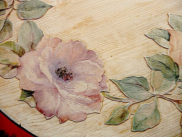 Есть мастера, желающие и умеющие расписывать мебель?