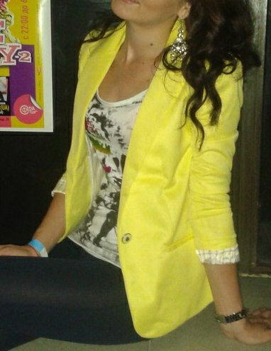 Яркие пиджаки, 6 цветов, цена 890 руб! Сразу на Ваш адрес! живые фото!