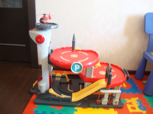 Привезли нам игрушки elc или скидки в elc и фото:)