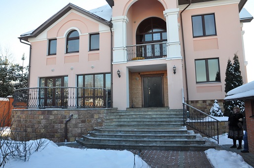 Барвиха,  д.Шульгино, дом (351.7 кв.м), баня, гараж