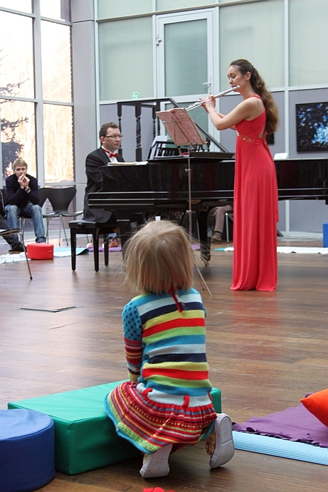 5 апреля 12:00