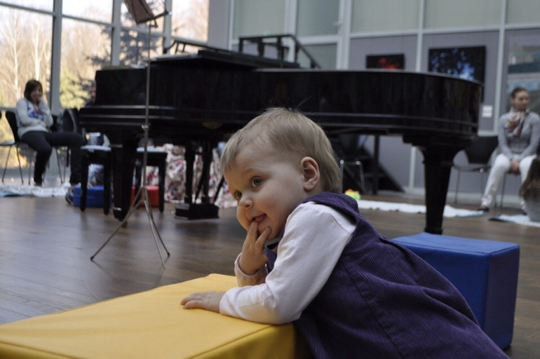 5 апреля 12:00