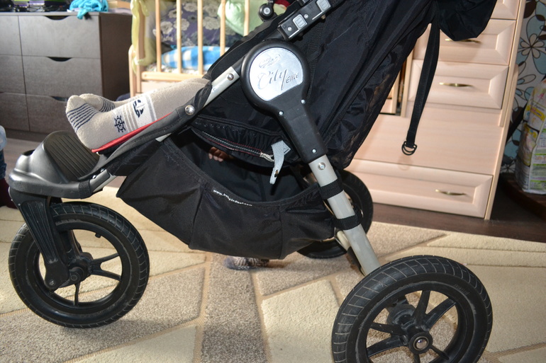 ПРОДАЮ Baby Jogger City Elite Red Sport