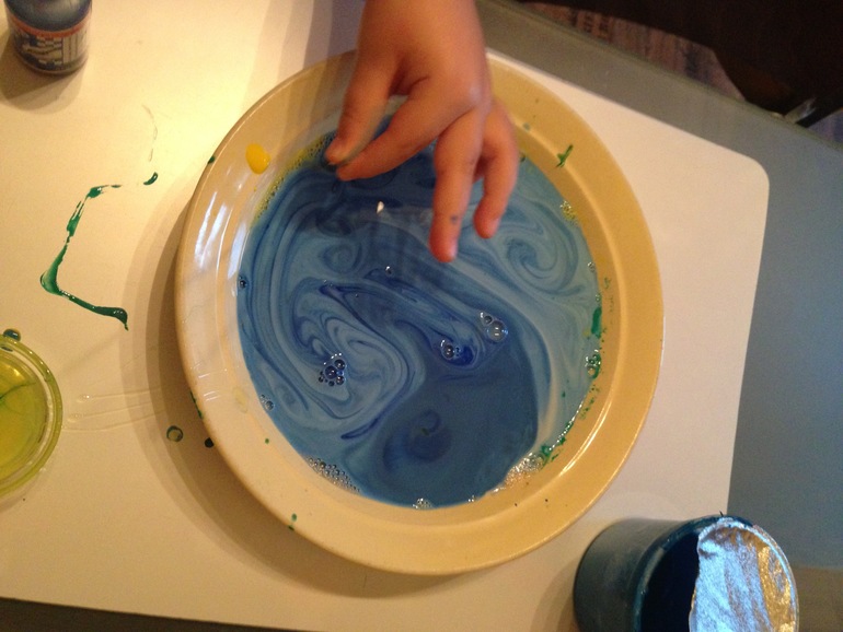 Рисуем на молоке