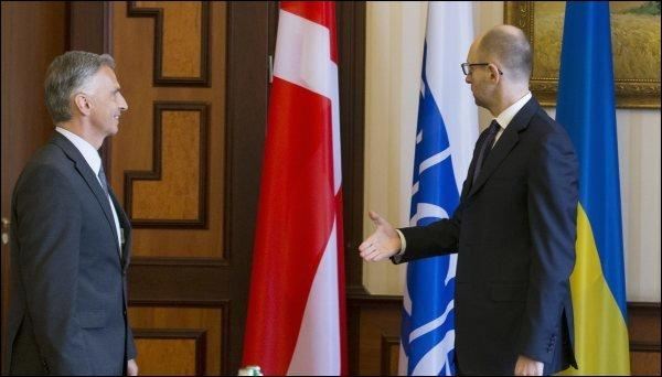 Украина встретила президента Швейцарии датским флагом