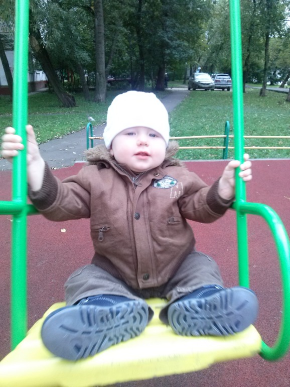 Нам 1 годик!!!! и 2 дня :)