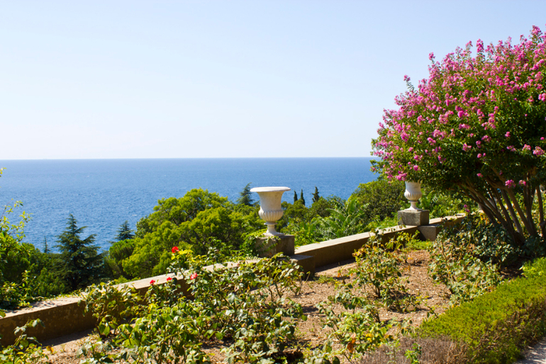 Нимфы в Алупкинском саду. Воронцовский парк