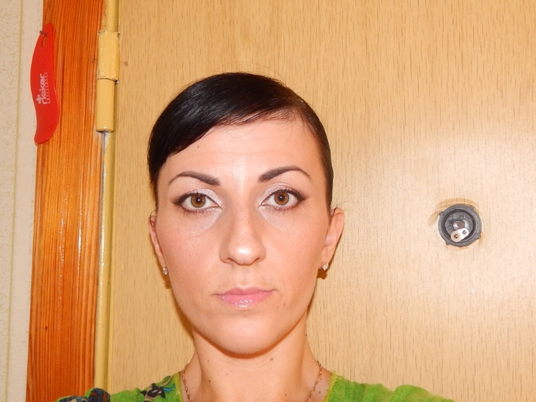 Как можно поменять свою форму глаз и лицо