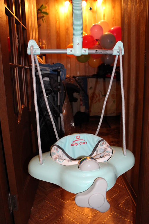 Продаю прыгунки Baby Care голубого цвета, 700р.