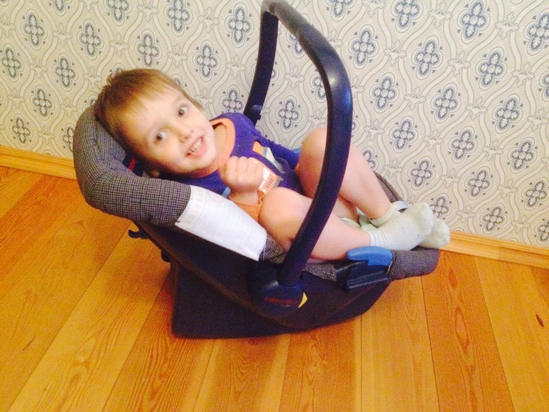 В маленькой комнате тишина