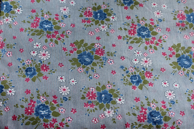 Помогите выбрать ткань для юбки!