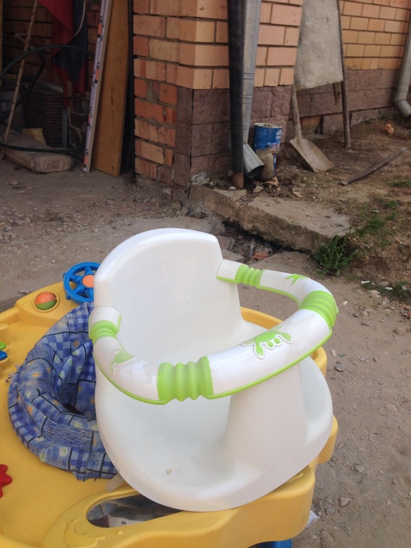 Развивающий центр, качели, силдшка в ванную, машина