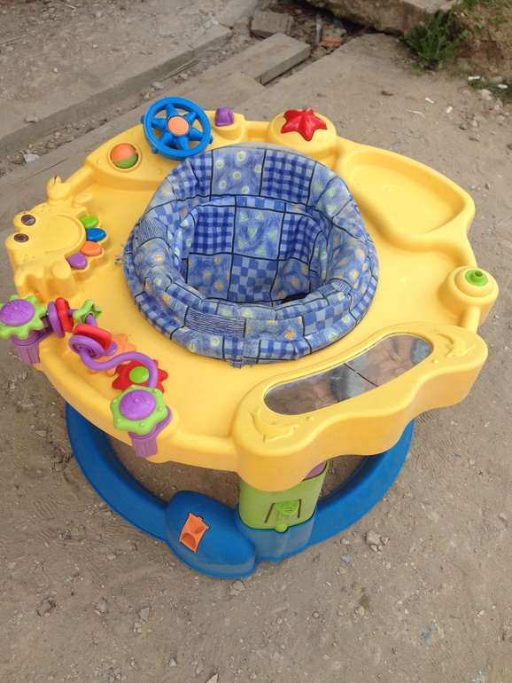 Развивающий центр, качели, силдшка в ванную, машина