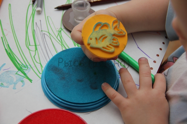 Наклейки, альбом Лица и штампы от Melissa&Doug;