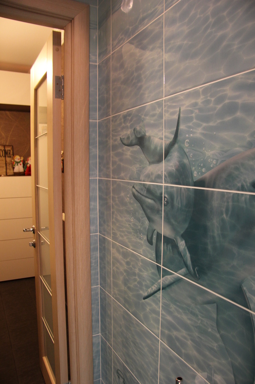 хороший плиточник.....