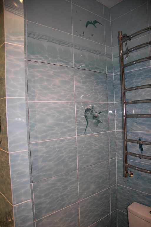 хороший плиточник.....