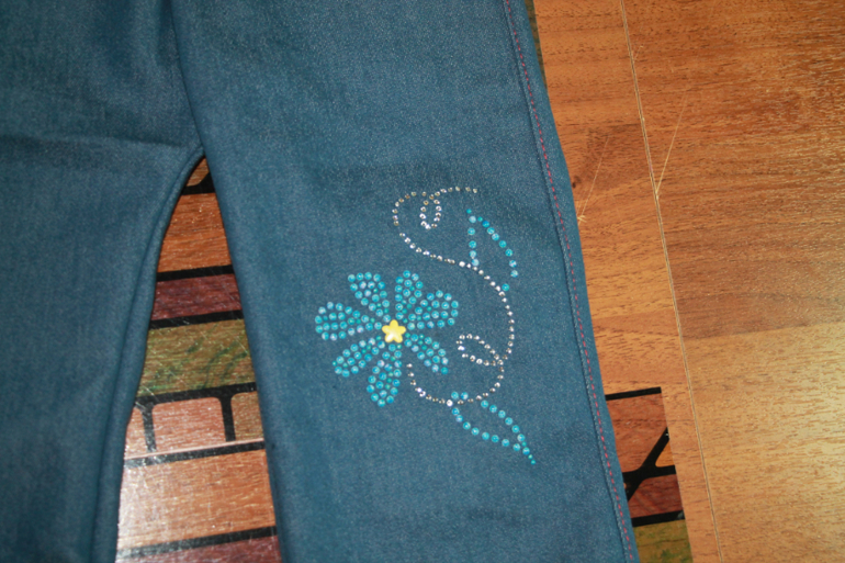 Брючек много не бывает..