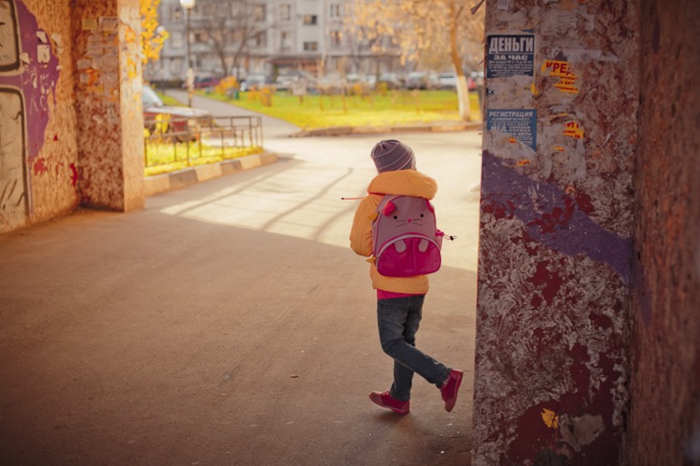 просто прогулка с дочкой)