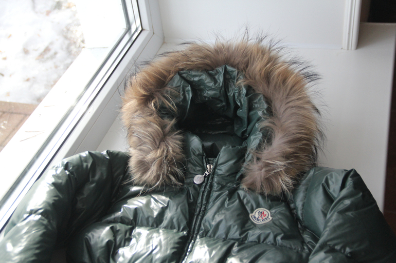 Moncler (ы) на 3 года и комплект на 8 лет.