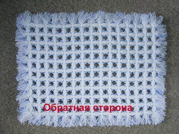 пледик из помпончиков для малыша