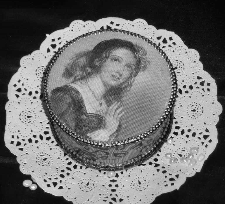 Декупажный конкурс. Тема - монохром/сепия