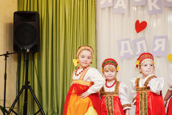 Как сшить русский сарафан для девочки своими руками