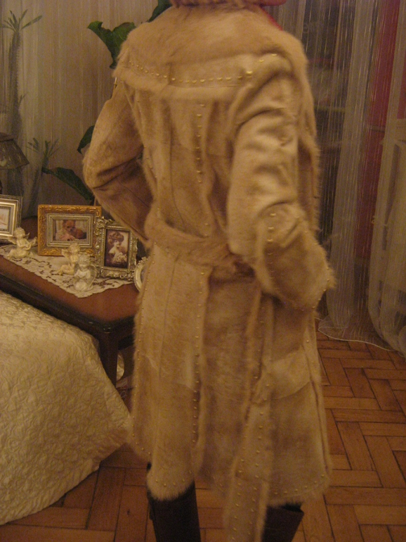 Натуральная дубленка BeBe 42-44. Как новая. 8000